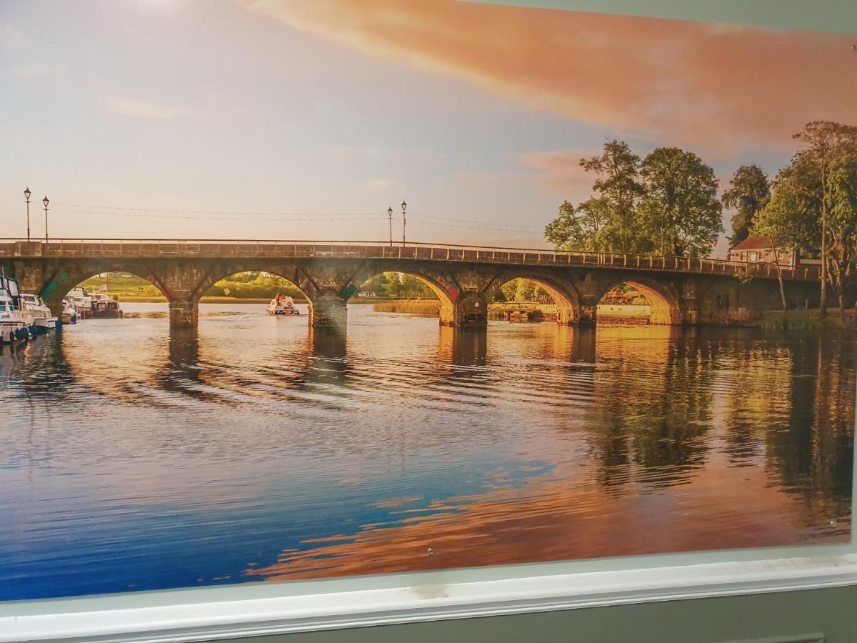 Shannon Bridge House Carrick on Shannon Exteriör bild